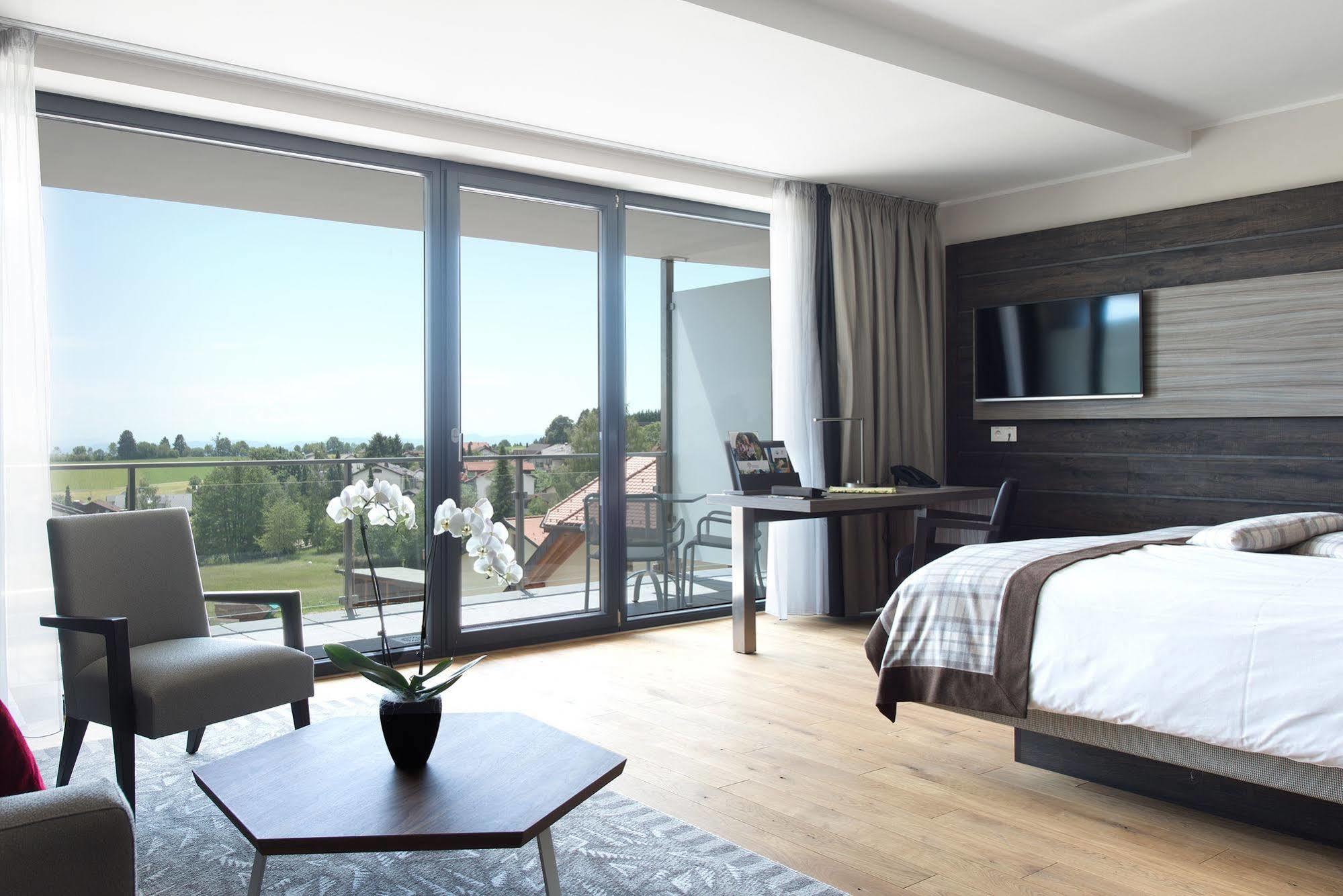 Bio- Und Wellnesshotel Alpenblick Höchenschwand Esterno foto
